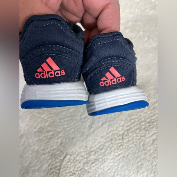 Adidas  toddler shoes size 6 - Picture 5 of 5
